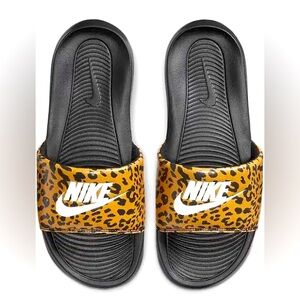 Women’s Nike Victori One Print Comfort Slides Sandals Leopard print, size 9